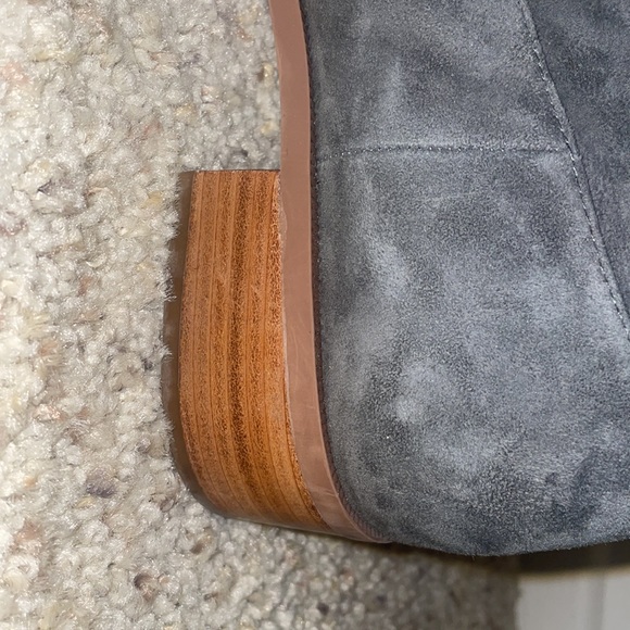 Caslon Gret Suede Chelsea Boots - Fall Staple - Picture 5 of 6